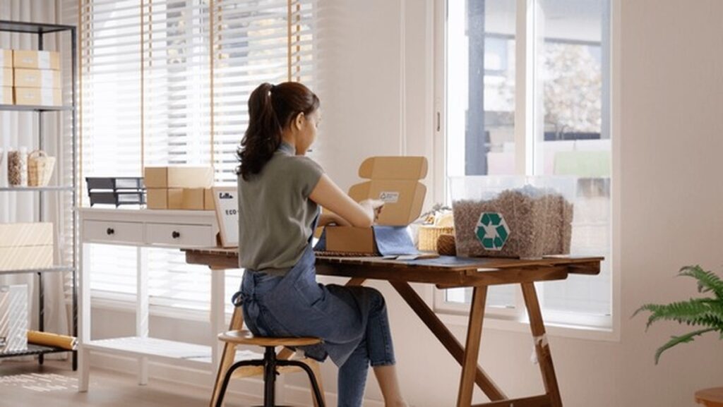 Plastic-Free Gift Wrapping