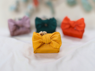 Natural_soap_wrapped_in_cotton_yellow_furoshiki_dry_flowers